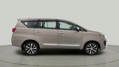 2024 Toyota Innova Crysta